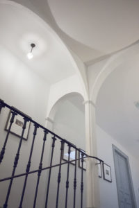 Abbaye-École de Sorèze (Tarn) - Rampe d'escalier et plafonds