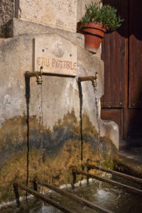 Saint-Guilhem le Désert - Robinets d'eau potable ©Florent Chatroussat