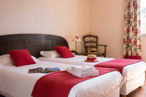 Hôtel Bastide Saint-Martin près de Carcassonne (Aude) - Chambre rouge ©Florent Chatroussat