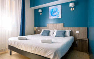 Hôtel Astoria Carcassonne - Mars 2021 - Chambre standard 2 personnes - ©Florent Chatroussat