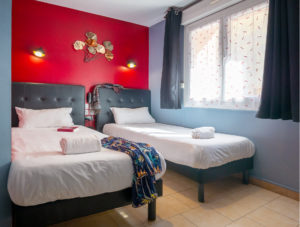 Hôtel Astoria Carcassonne - Mars 2021 - Chambre Standard 2 lits simples - ©Florent Chatroussat