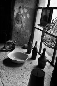 Xaronval, village 1900 - Vieux objets, bouteilles